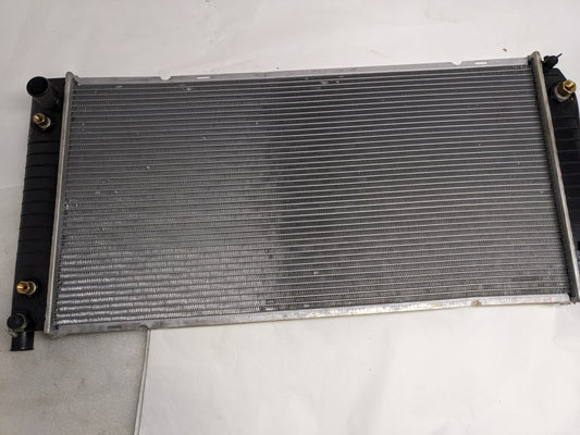 NISSENS 609881 RADIATOR FOR 1996-2000 GM FULL SIZE PICKUP AND SUB 34 X 17 CORE WITH ENGINE OIL COOLER NEW D1