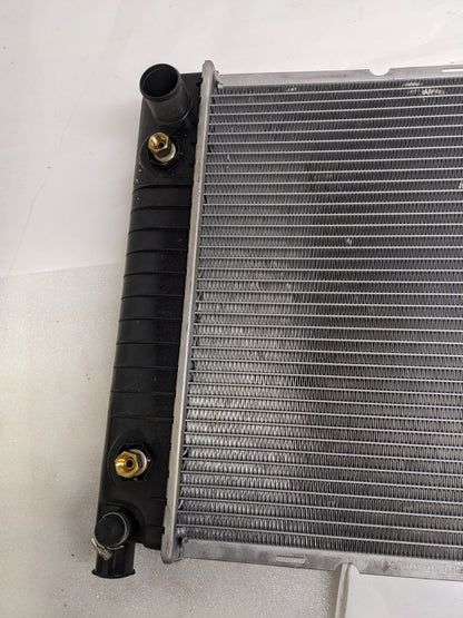 NISSENS 609881 RADIATOR FOR 1996-2000 GM FULL SIZE PICKUP AND SUB 34 X 17 CORE WITH ENGINE OIL COOLER NEW D1