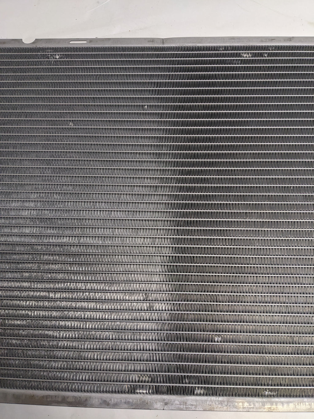 NISSENS 609881 RADIATOR FOR 1996-2000 GM FULL SIZE PICKUP AND SUB 34 X 17 CORE WITH ENGINE OIL COOLER NEW D1
