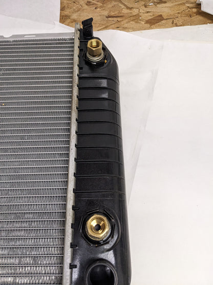 NISSENS 609881 RADIATOR FOR 1996-2000 GM FULL SIZE PICKUP AND SUB 34 X 17 CORE WITH ENGINE OIL COOLER NEW D1