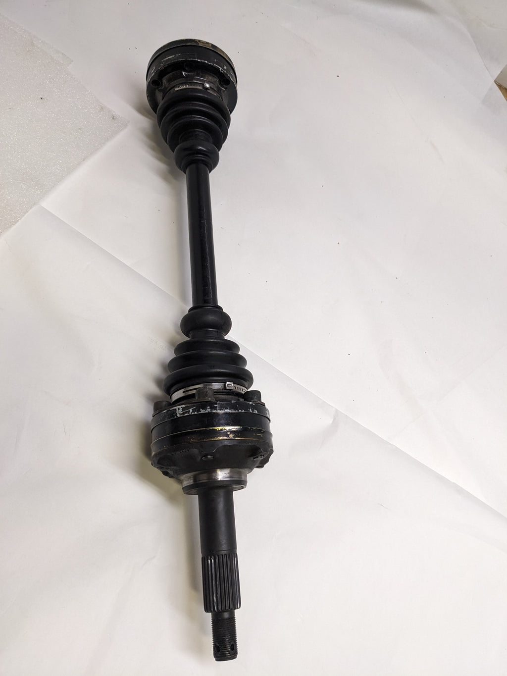 PORSCHE 93033203710 AXLE SHAFT ASSEMBLY FOR 1986-1989 911 NEW R19