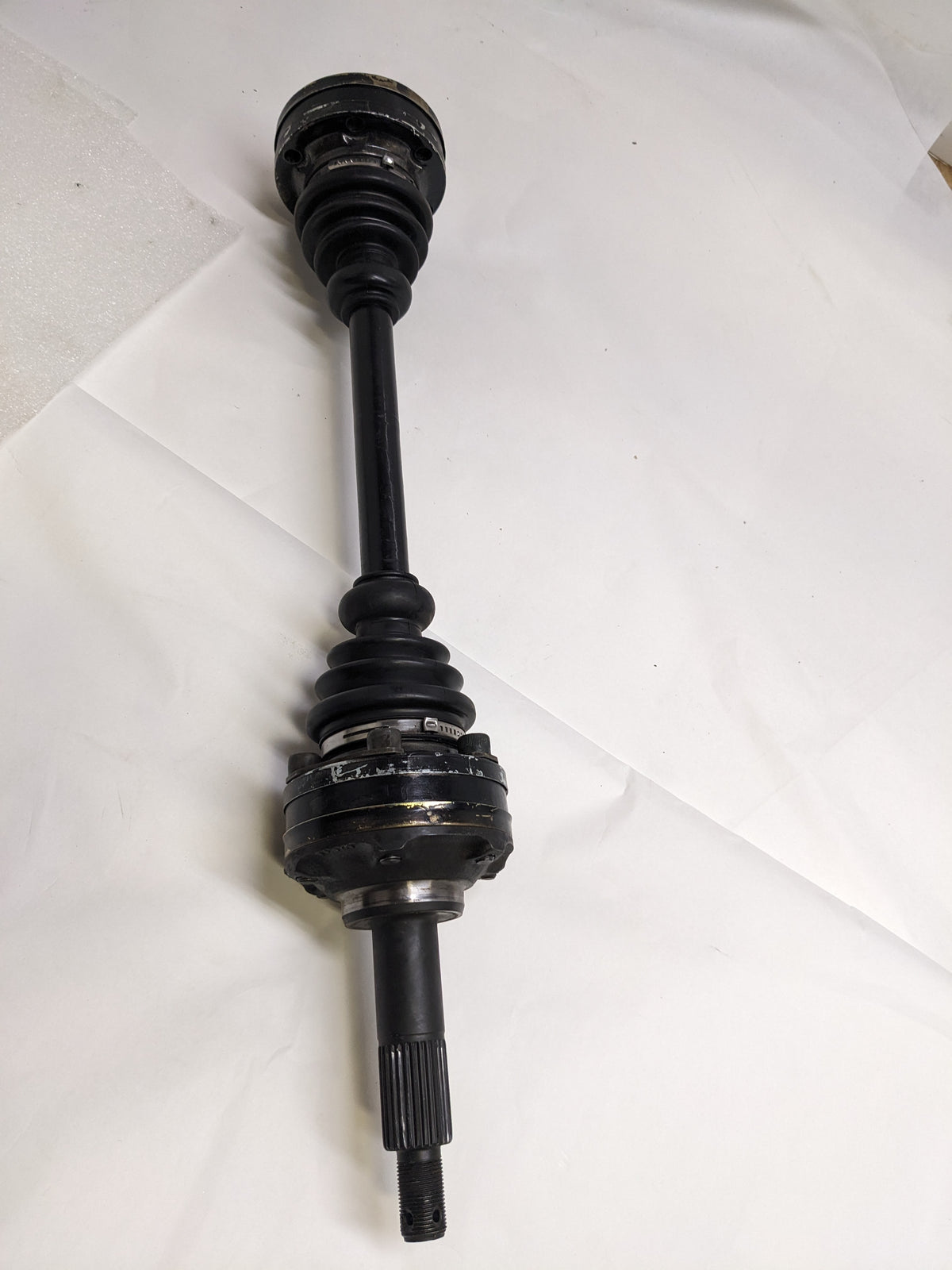 PORSCHE 93033203710 AXLE SHAFT ASSEMBLY FOR 1986-1989 911 NEW R19