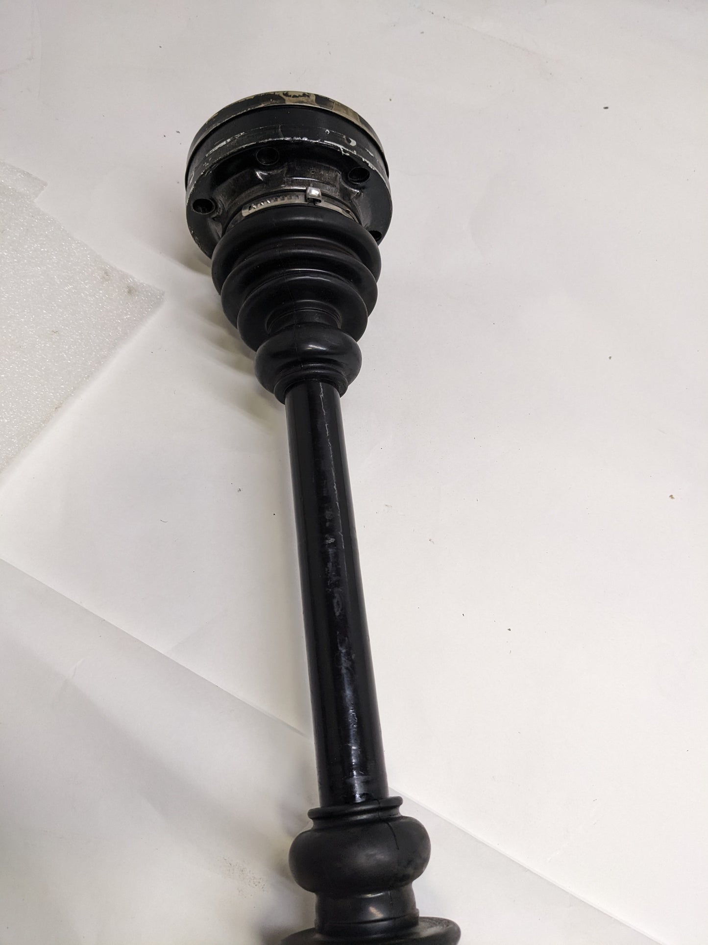 PORSCHE 93033203710 AXLE SHAFT ASSEMBLY FOR 1986-1989 911 NEW R19