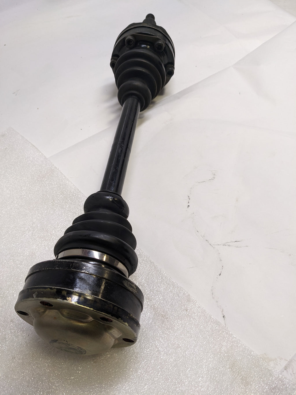 PORSCHE 93033203710 AXLE SHAFT ASSEMBLY FOR 1986-1989 911 #2 NEW R19