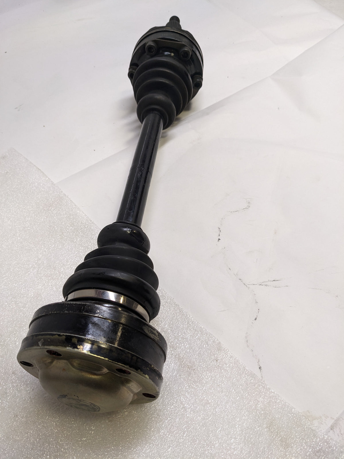 PORSCHE 93033203710 AXLE SHAFT ASSEMBLY FOR 1986-1989 911 #2 NEW R19