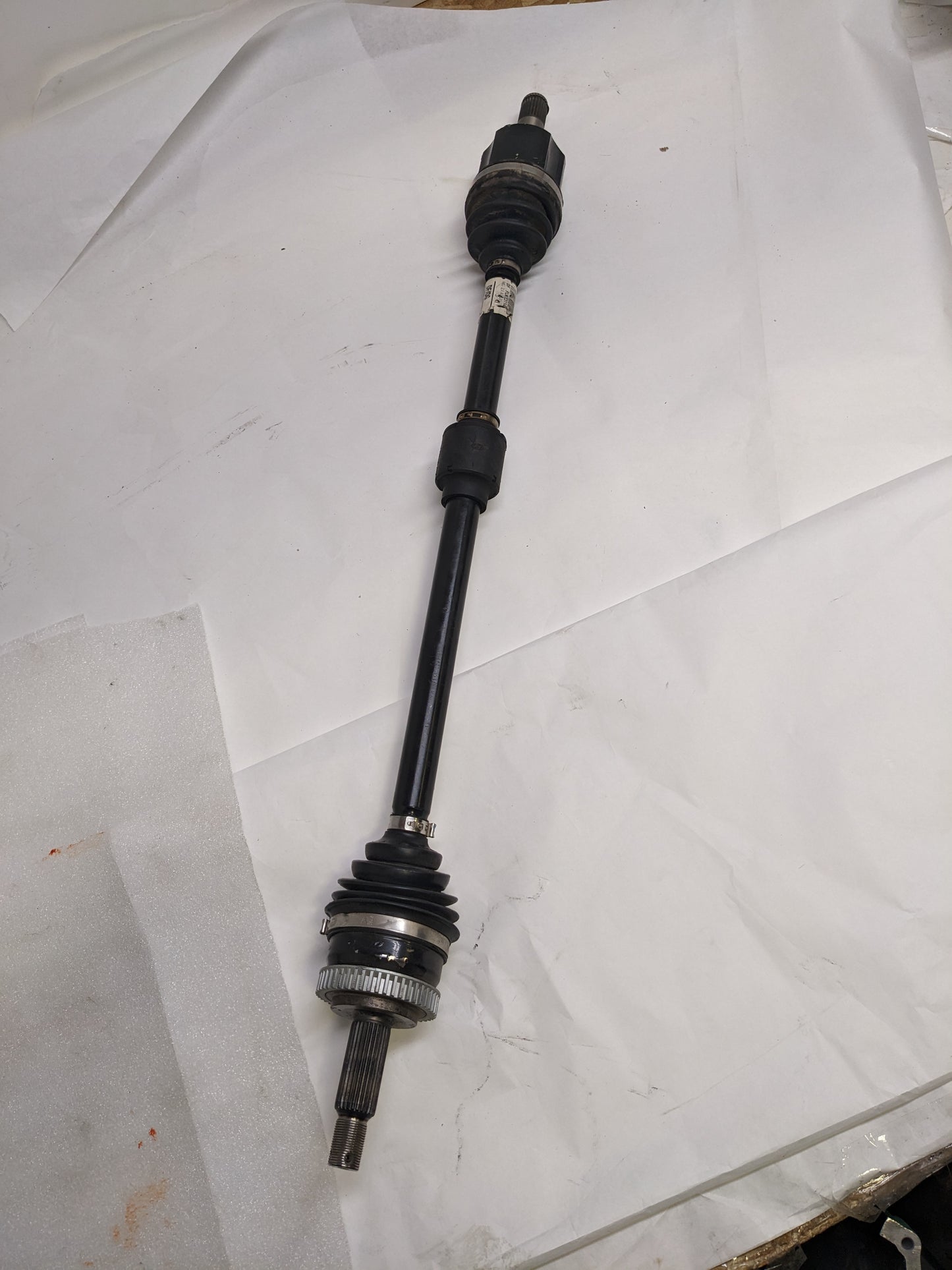 HYUNDAI 49500-3X100 DRIVER SIDE AXLE ASSEMBLY FOR 2011-2017 HYUNDAI NEW R19