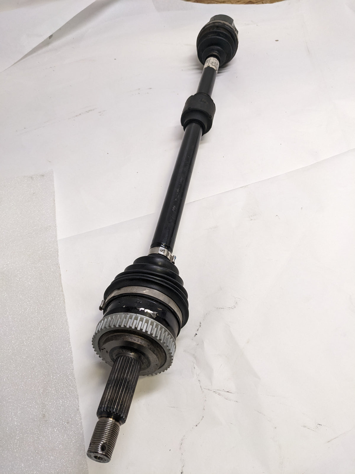HYUNDAI 49500-3X100 DRIVER SIDE AXLE ASSEMBLY FOR 2011-2017 HYUNDAI NEW R19