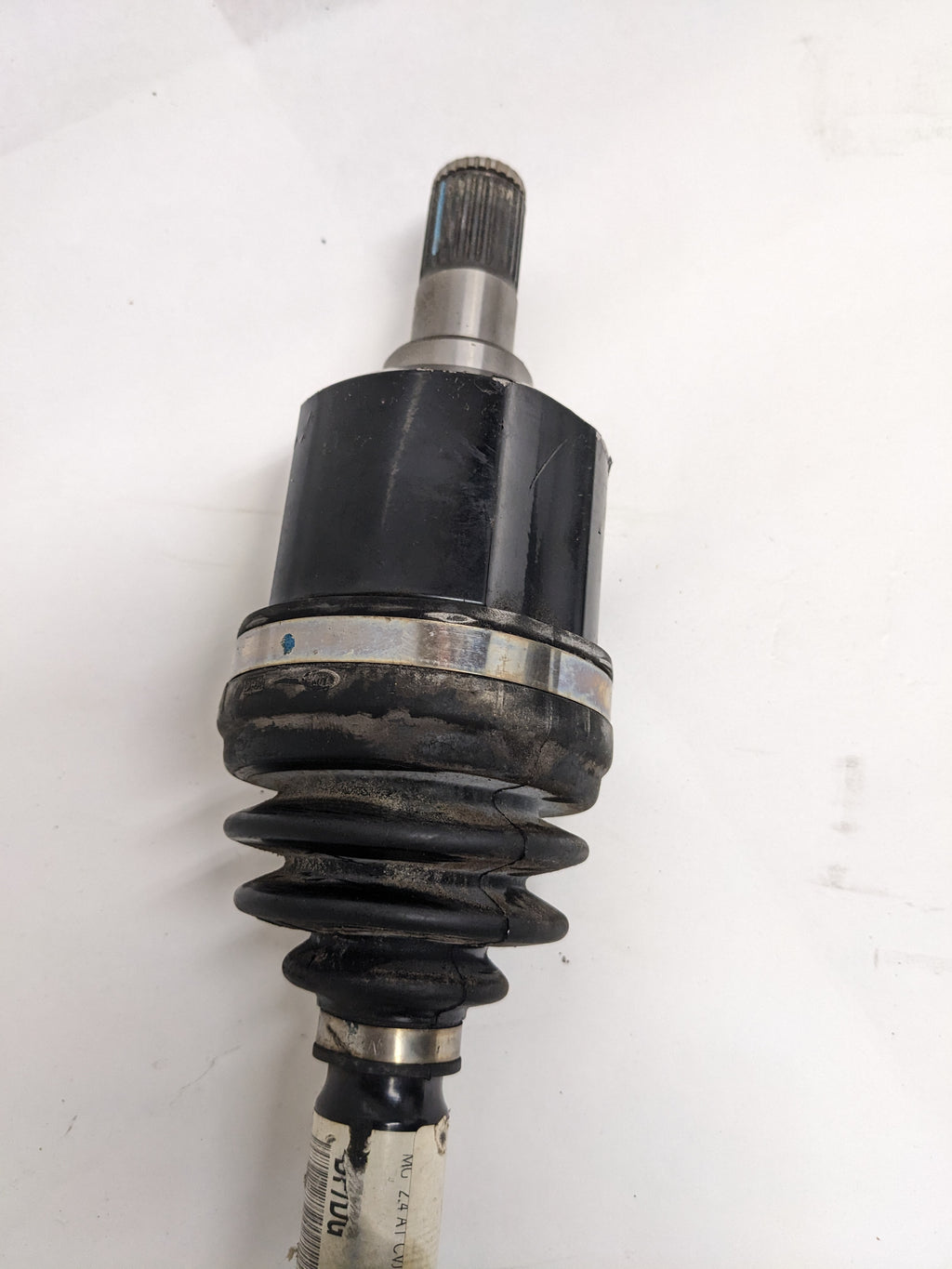 HYUNDAI 49500-3X100 DRIVER SIDE AXLE ASSEMBLY FOR 2011-2017 HYUNDAI NEW R19