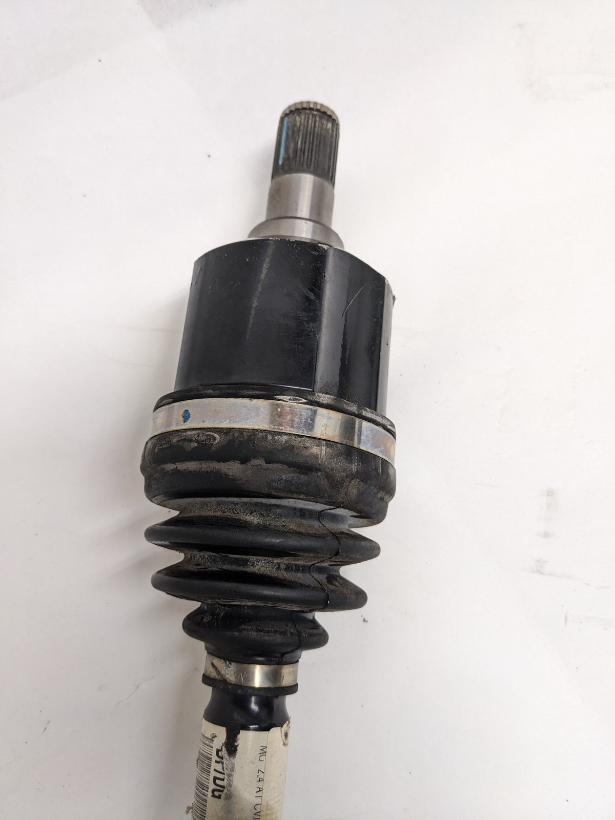 HYUNDAI 49500-3X100 DRIVER SIDE AXLE ASSEMBLY FOR 2011-2017 HYUNDAI NEW R19