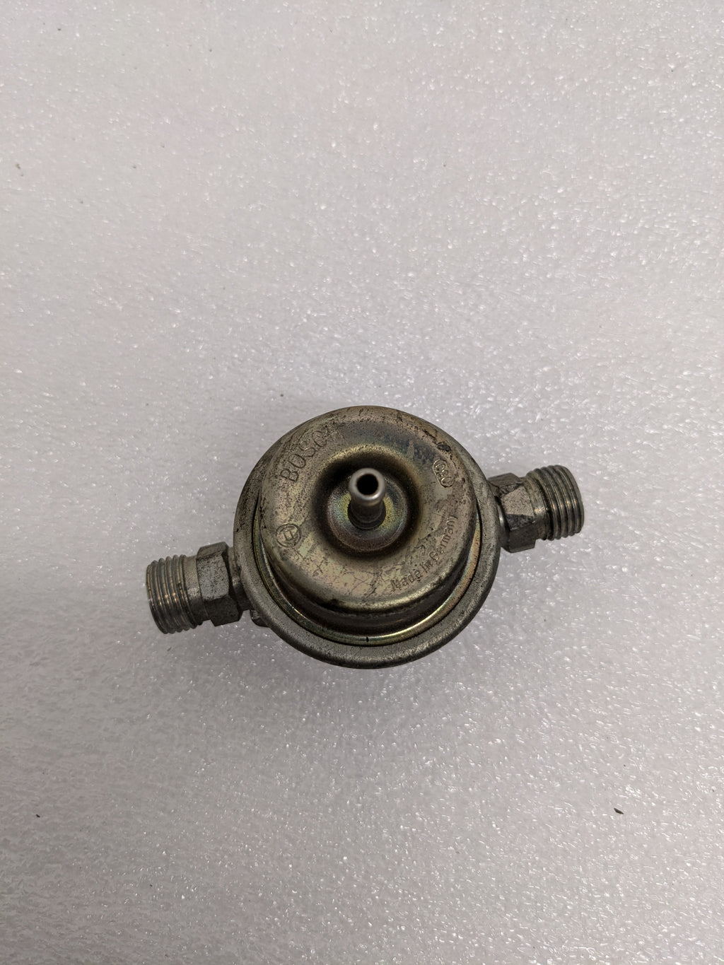 BOSCH 0280161021 FUEL PRESSURE DAMPER FOR 84-89 911 CARRERA USED R20T8