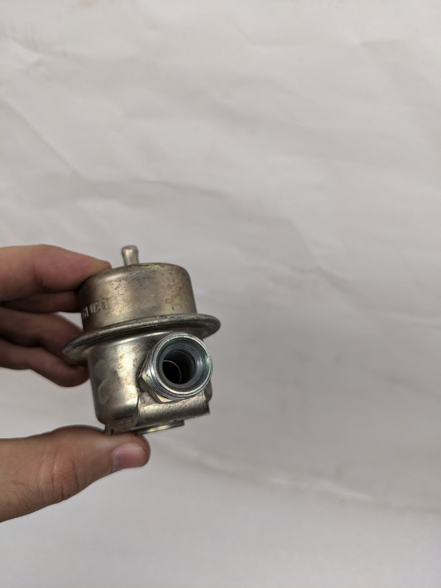 BOSCH 0280161021 FUEL PRESSURE DAMPER FOR 84-89 911 CARRERA USED R20T8
