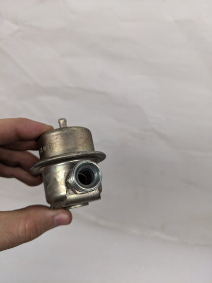 BOSCH 0280161021 FUEL PRESSURE DAMPER FOR 84-89 911 CARRERA USED R20T8