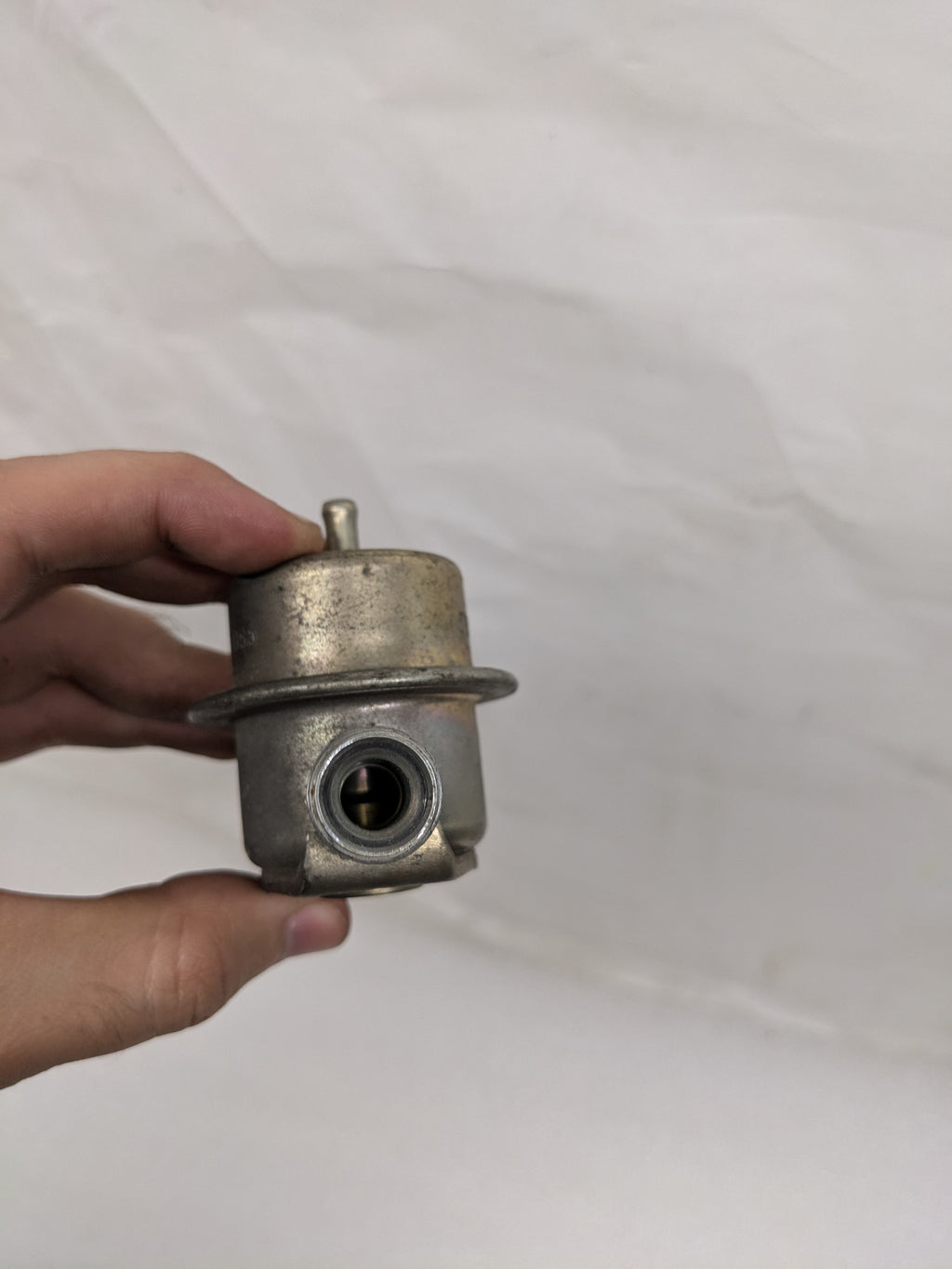 BOSCH 0280161021 FUEL PRESSURE DAMPER FOR 84-89 911 CARRERA USED R20T8