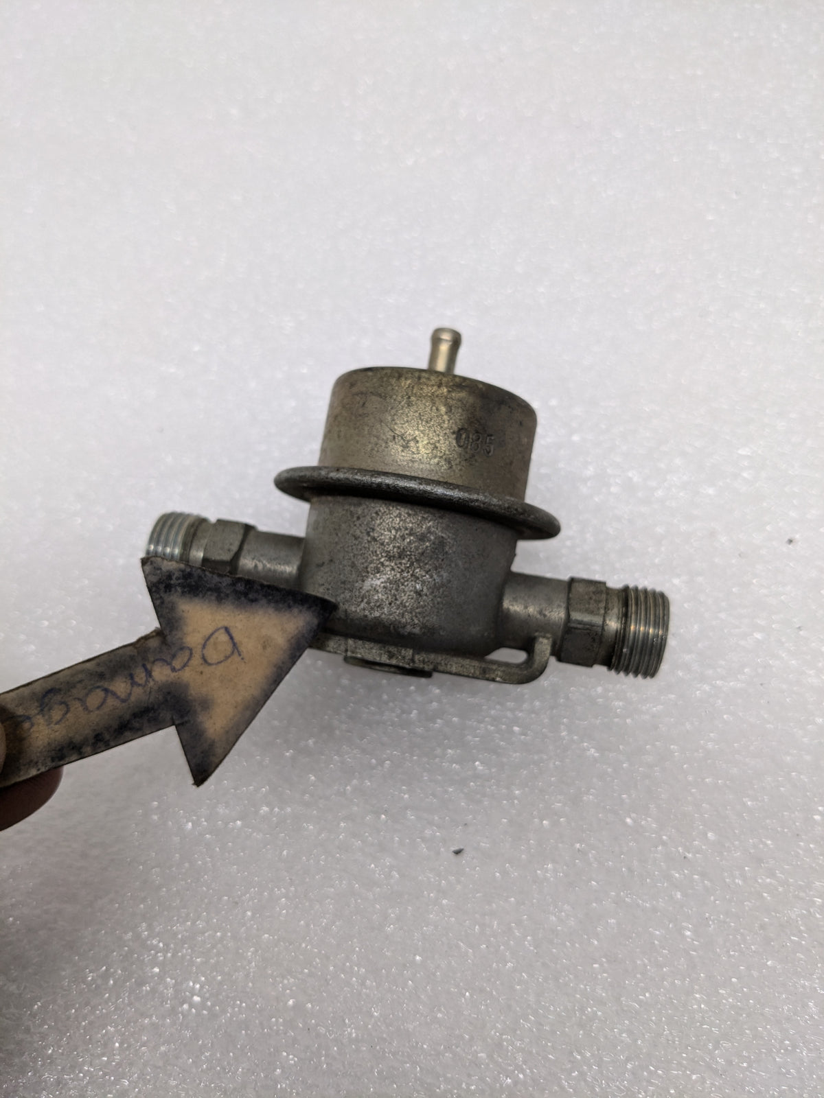 BOSCH 0280161021 FUEL PRESSURE DAMPER FOR 84-89 911 CARRERA USED R20T8