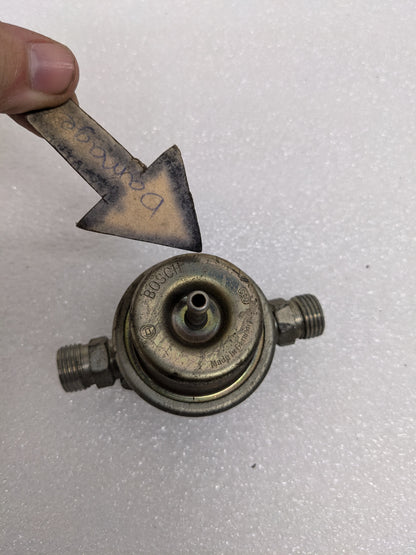 BOSCH 0280161021 FUEL PRESSURE DAMPER FOR 84-89 911 CARRERA USED R20T8