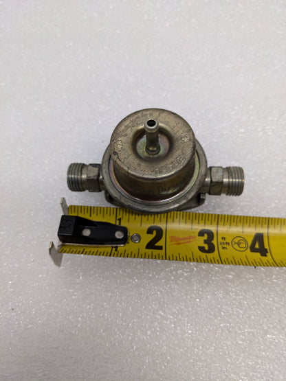 BOSCH 0280161021 FUEL PRESSURE DAMPER FOR 84-89 911 CARRERA USED R20T8