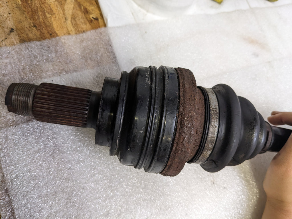 LOBRO 300693 DRIVE SHAFT FOR 1983-1994 BMW 3 CONVERTIBLE/TOURING USED R19