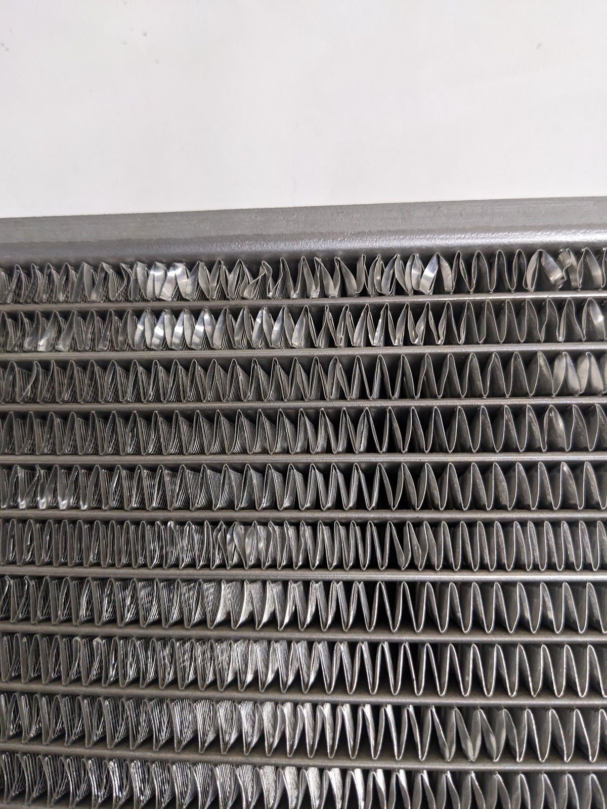 GRIFFIN 19" X 22" X 3" ALUMINUM UNIVERSAL FIT RADIATOR NEW D1