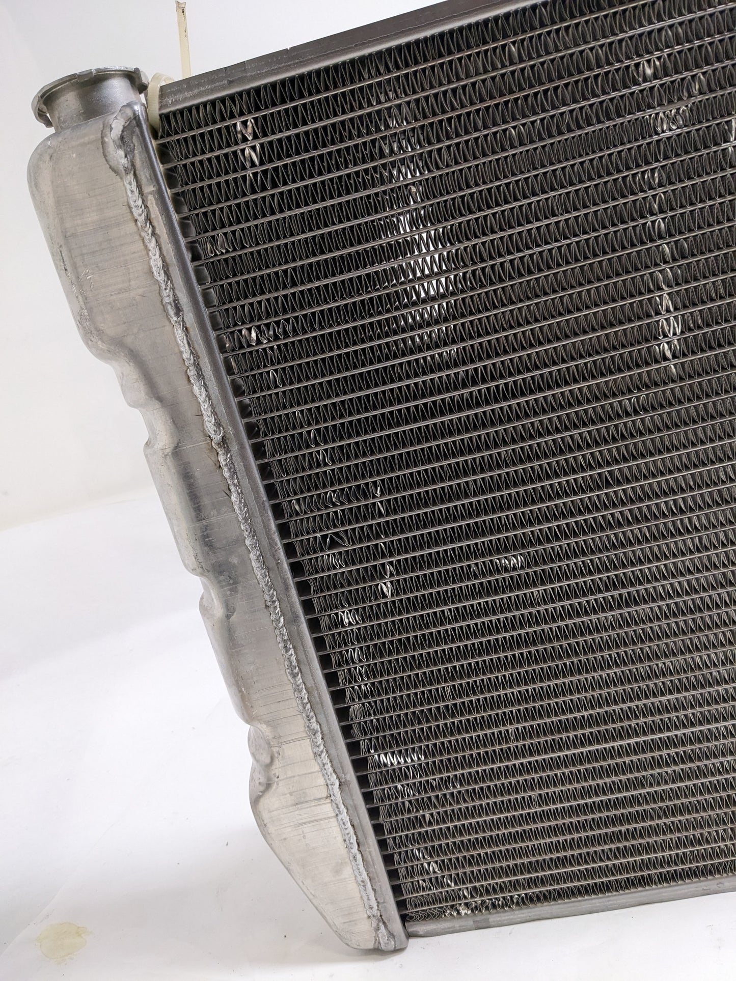 GRIFFIN 19" X 22" X 3" ALUMINUM UNIVERSAL FIT RADIATOR NEW D1