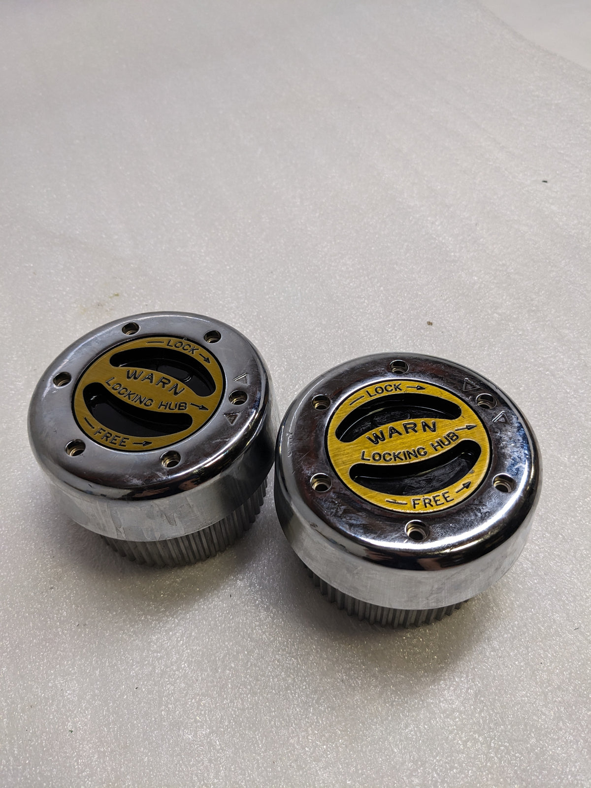 DAMAGE WARN 38826 30 SPLINE PREMIUM LOCKING HUB SET OF 2 NEW SR