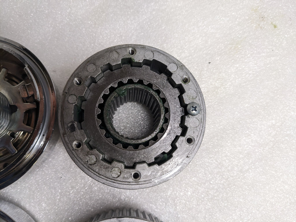 DAMAGE WARN 38826 30 SPLINE PREMIUM LOCKING HUB SET OF 2 NEW SR