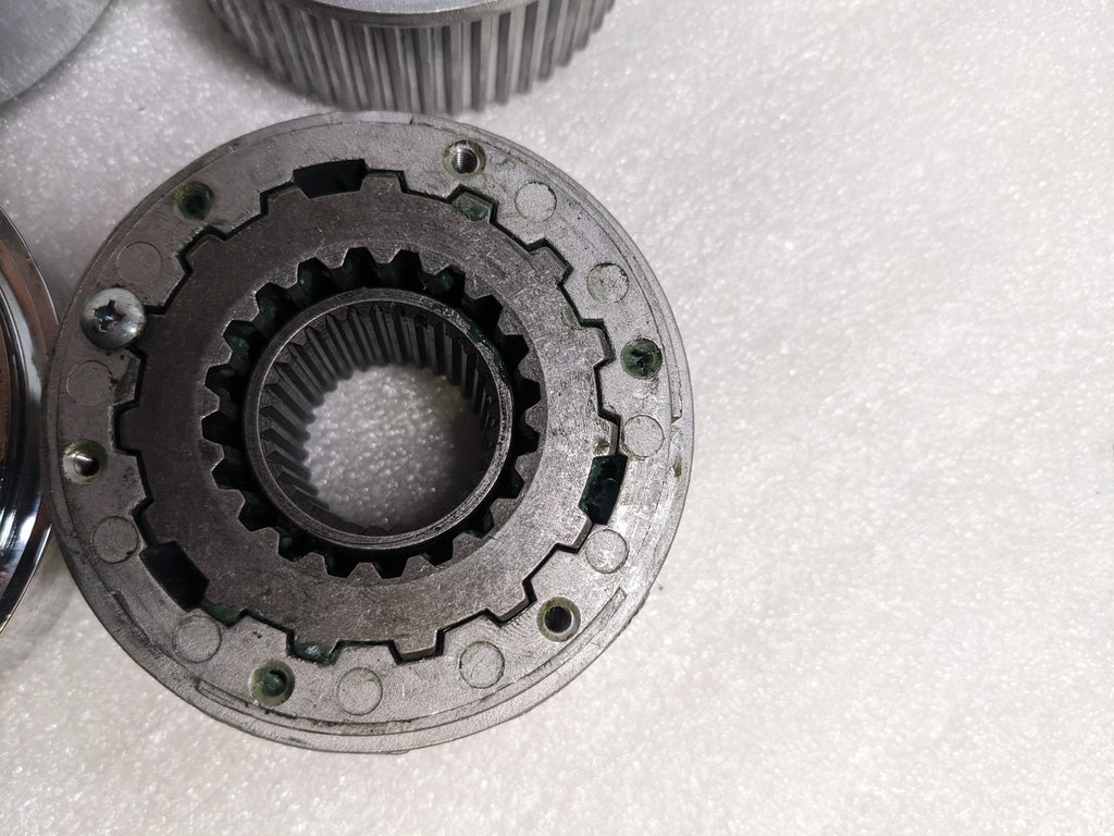 DAMAGE WARN 38826 30 SPLINE PREMIUM LOCKING HUB SET OF 2 NEW SR