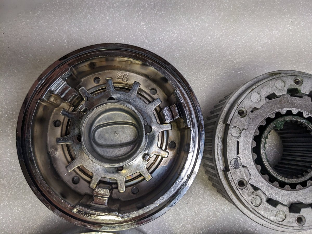 DAMAGE WARN 38826 30 SPLINE PREMIUM LOCKING HUB SET OF 2 NEW SR