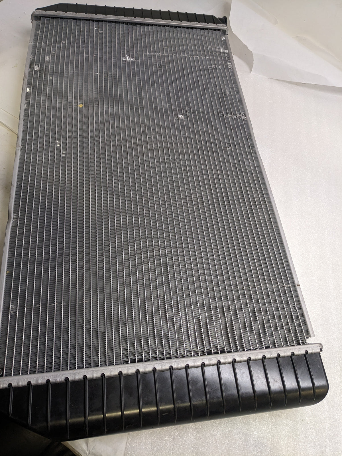 VISTEON 9529 40.5"X 20.5" RADIATOR NEW D1