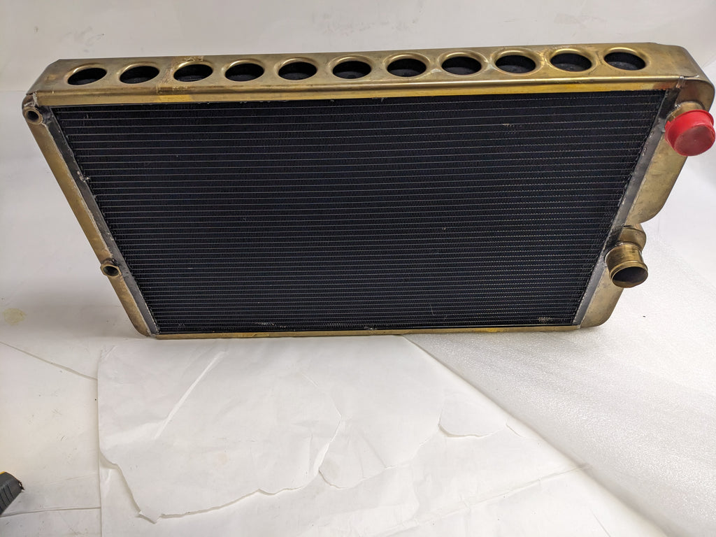UNBRANDED 29" X 17" X 3" INDUSTRIAL RADIATOR NEW D1