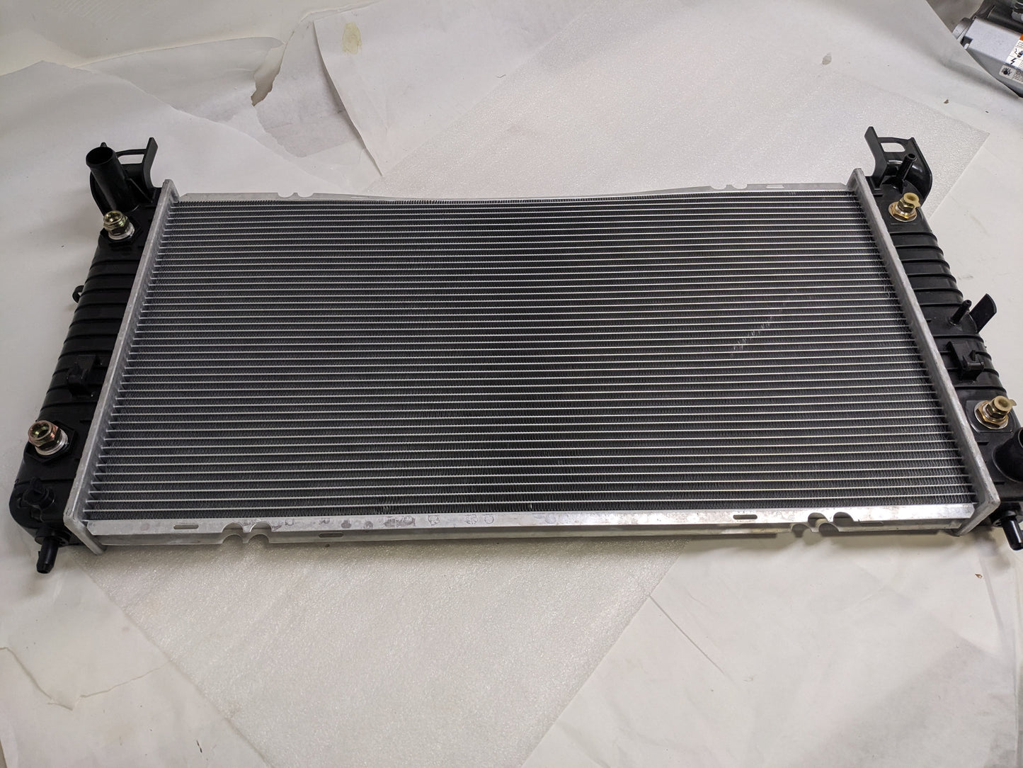 UNBRANDED PA66-GF30 ALUMINUM RADIATOR NEW D1