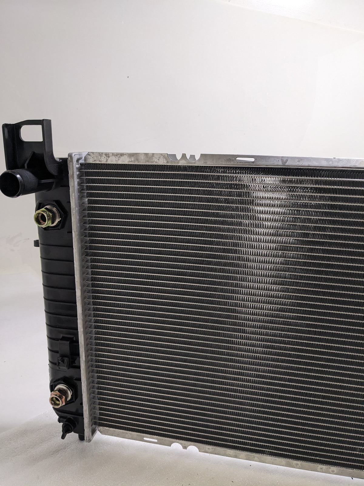 UNBRANDED PA66-GF30 ALUMINUM RADIATOR NEW D1