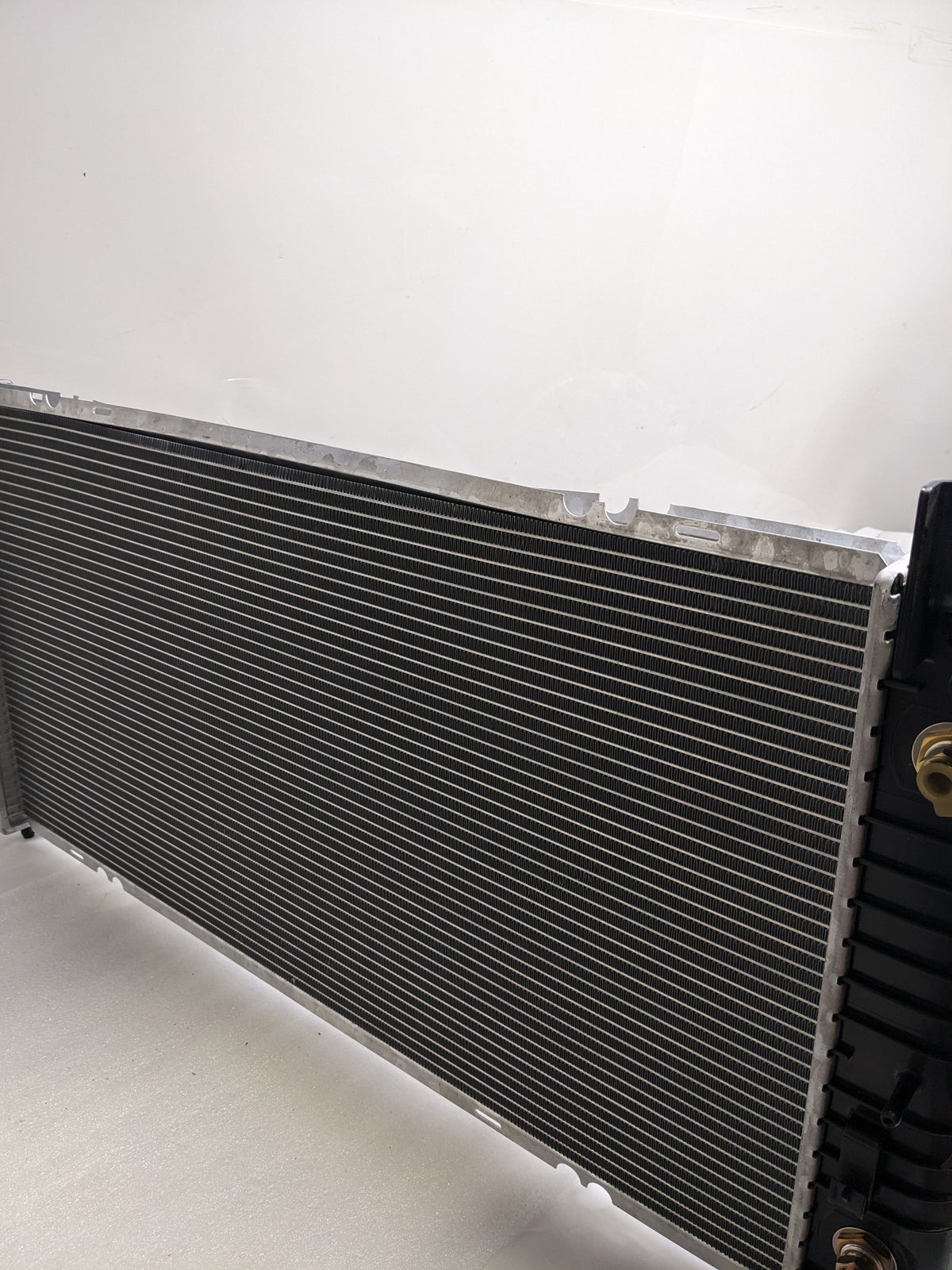 UNBRANDED PA66-GF30 ALUMINUM RADIATOR NEW D1