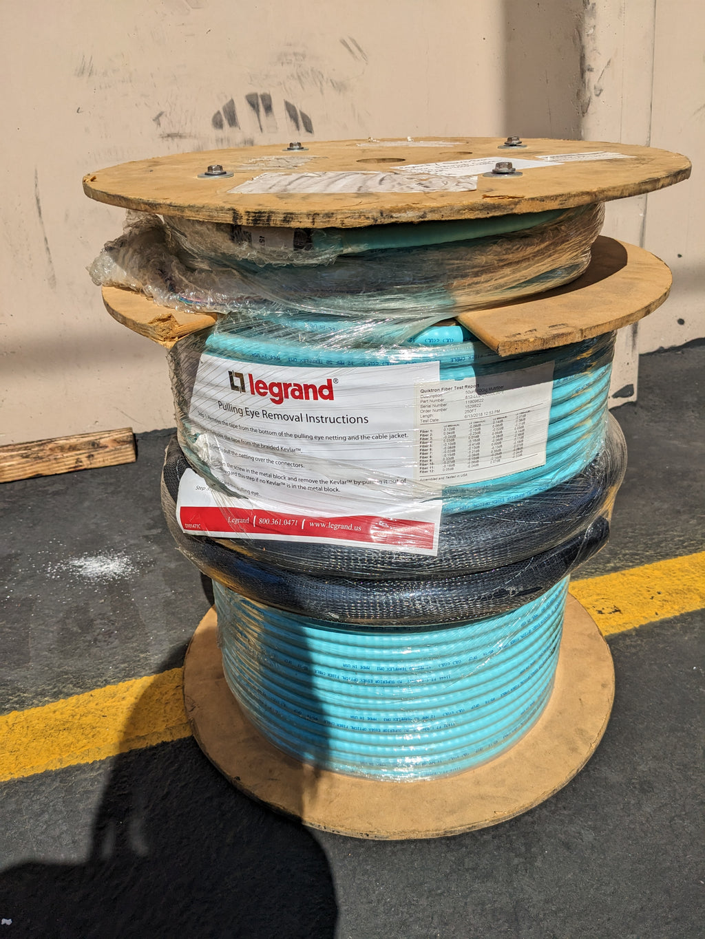 QUIKTRON (LEGRAND) 812-LL2-25050LIAPE 250FT 10GIG FIBER OPTIC CABLE NEW B2