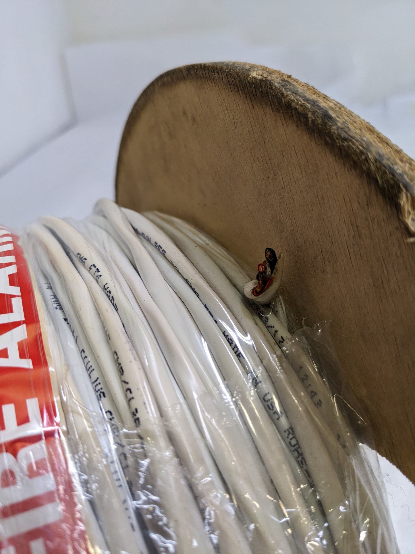 SOUTHWIRE TAPPAN F60001-4A FIRE ALARM CABLE 14 SOL CU 2/C N/S CMR/CL3R/FPLR PVC WHITE 1000FT NEW SR