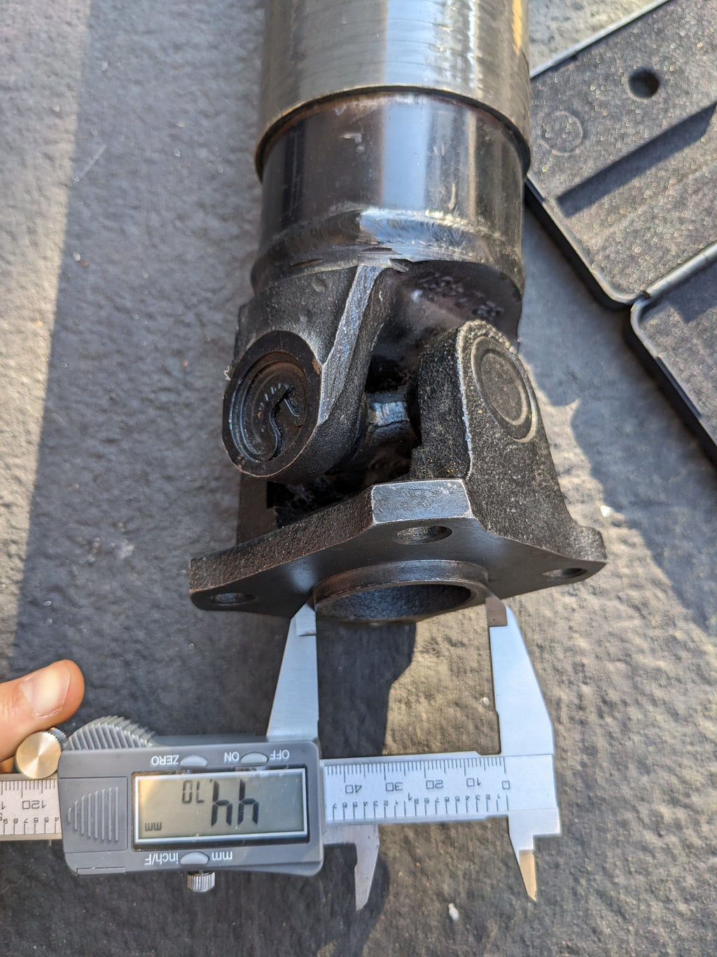 UNBRANDED 83IN 25 SPLINES CARBON FIBER DRIVESHAFT NEW B2