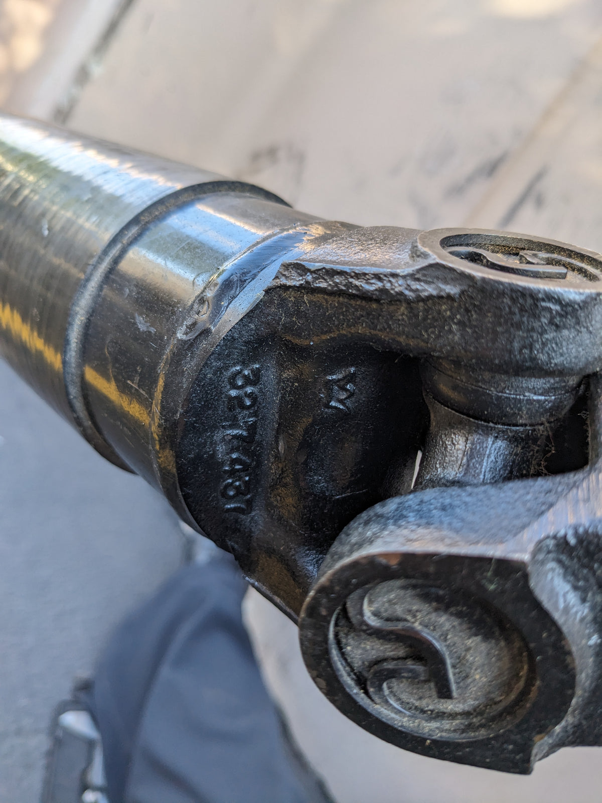 UNBRANDED 83IN 25 SPLINES CARBON FIBER DRIVESHAFT NEW B2