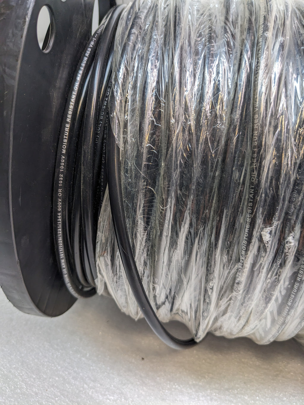 SOUTHWIRE E69567 500FT MTW 16-26 STR CU DBE BLACK BOAT CABLE NEW B2