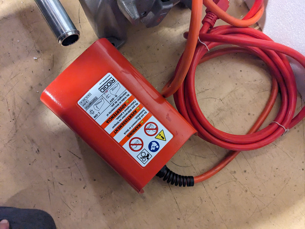 RIDGID 41855 300 POWER DRIVE PIPE THREADERS MACHINE NEW B1 (PICS)