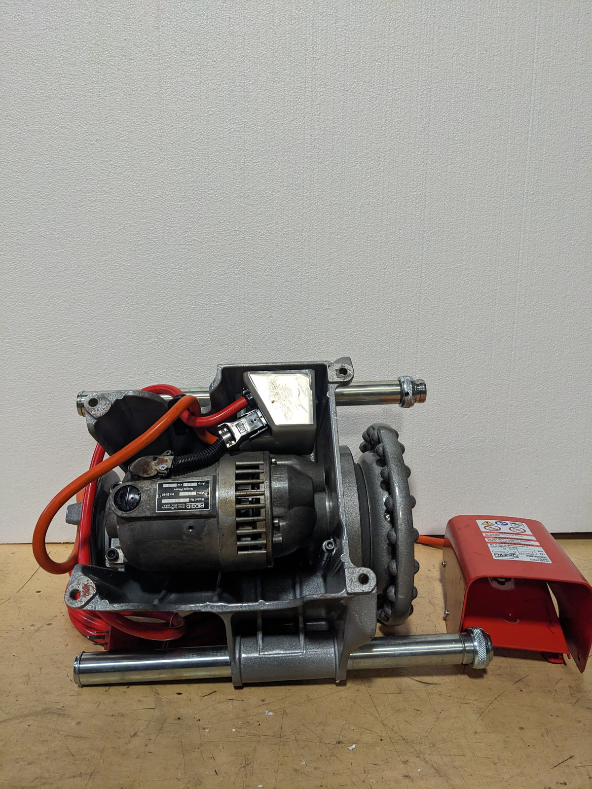 RIDGID 41855 300 POWER DRIVE PIPE THREADERS MACHINE NEW B1 (PICS)