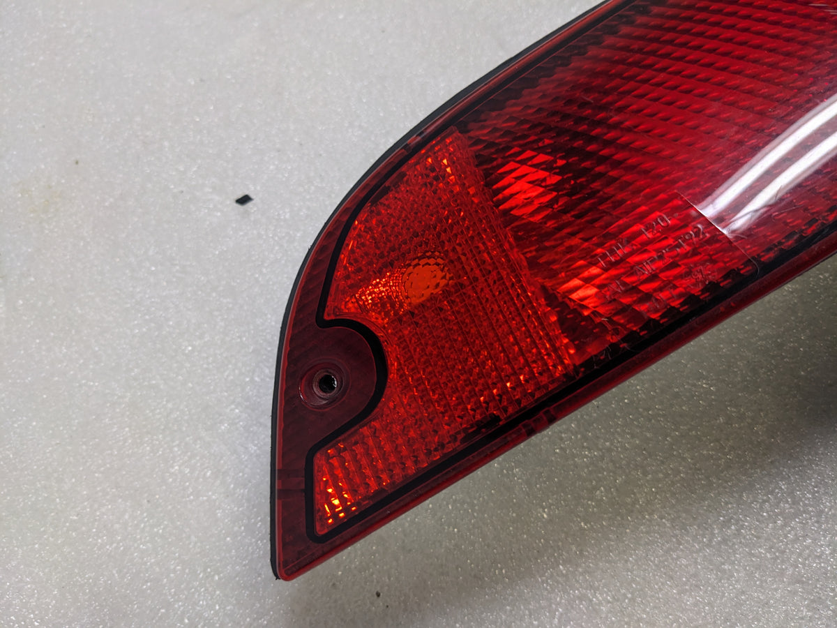 PORSCHE 99363141300 TAIL LIGHT LENS LEFT SIDE FOR  1995-1998 911 CARRERA/TARGA/TURBO USED R21T4