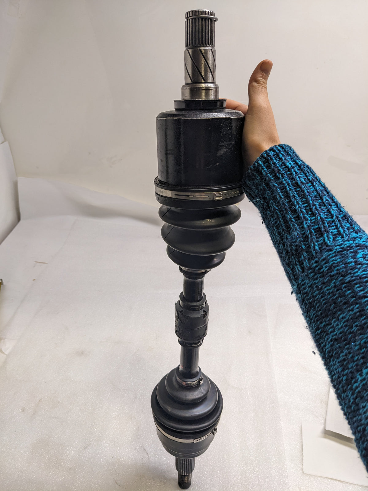 UNBRANDED 28" 29 SPLINES AXLE SHAFT ASSEMBLY USED R19
