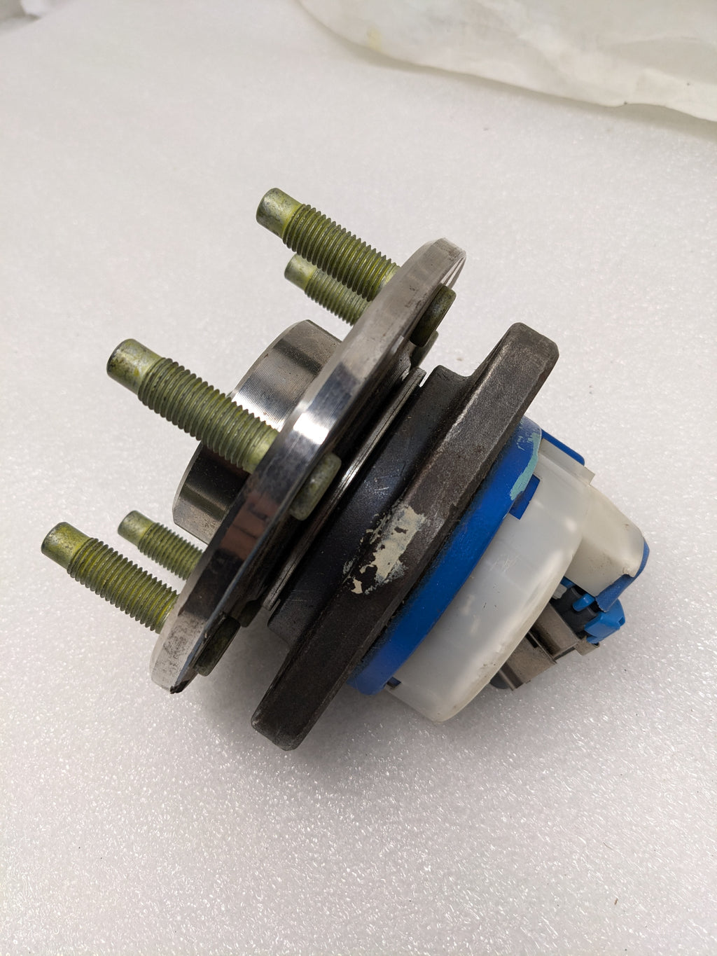 UNBRANDED FRONT WHEEL BEARING AND HUB ASSEMBLY FOR CADILLAC SRX/STS NEW R5