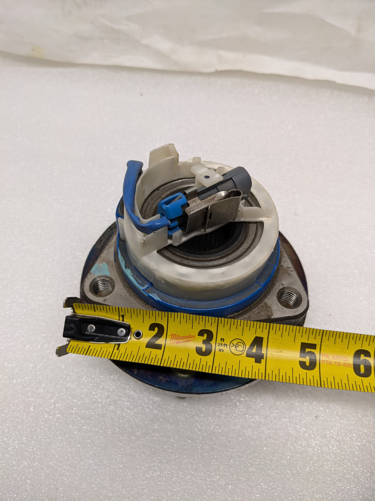 UNBRANDED FRONT WHEEL BEARING AND HUB ASSEMBLY FOR CADILLAC SRX/STS NEW R5
