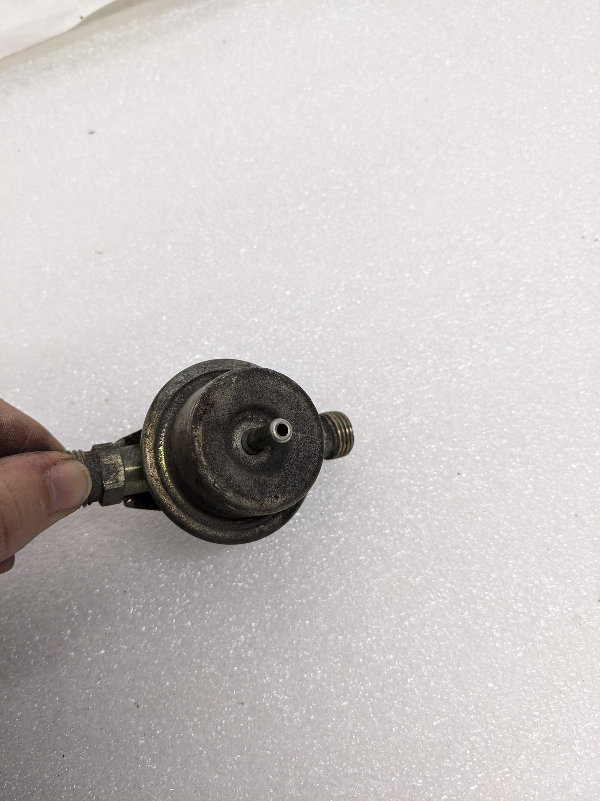 GENUINE BOSCH 0280161008 FUEL PRESSURE DAMPER FOR 80-82 PORSCHE 928 4.5L USED R20T8