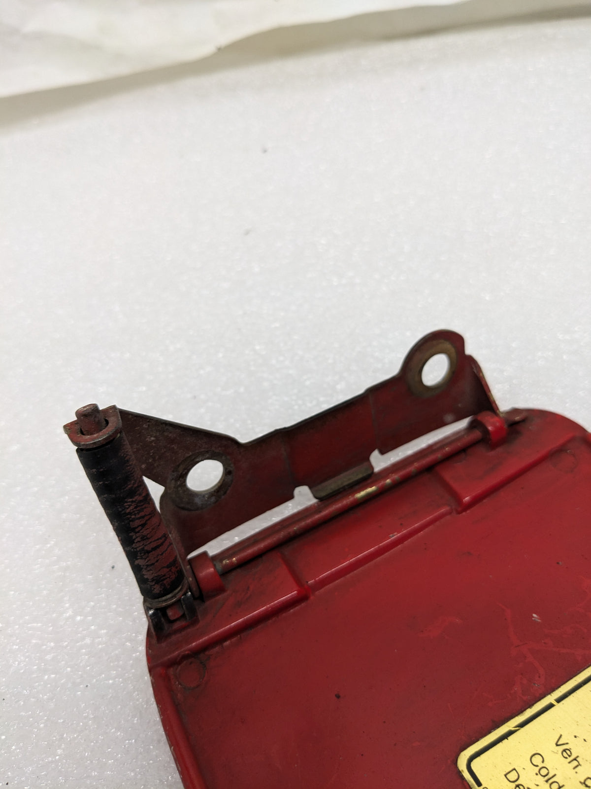 PORSCHE 92800650800 FUEL GAS DOOR RED FOR 80-84 928 S USED R20T8