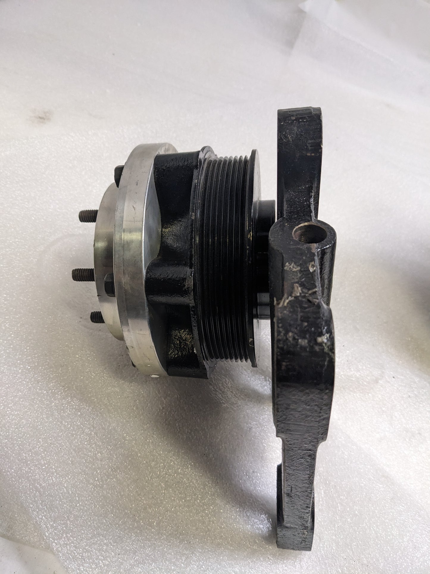 CUMMINS FIHT-8A 612-DA FAN CLUTCH/HUB FOR 1997 FORD LTA9000 USED R10
