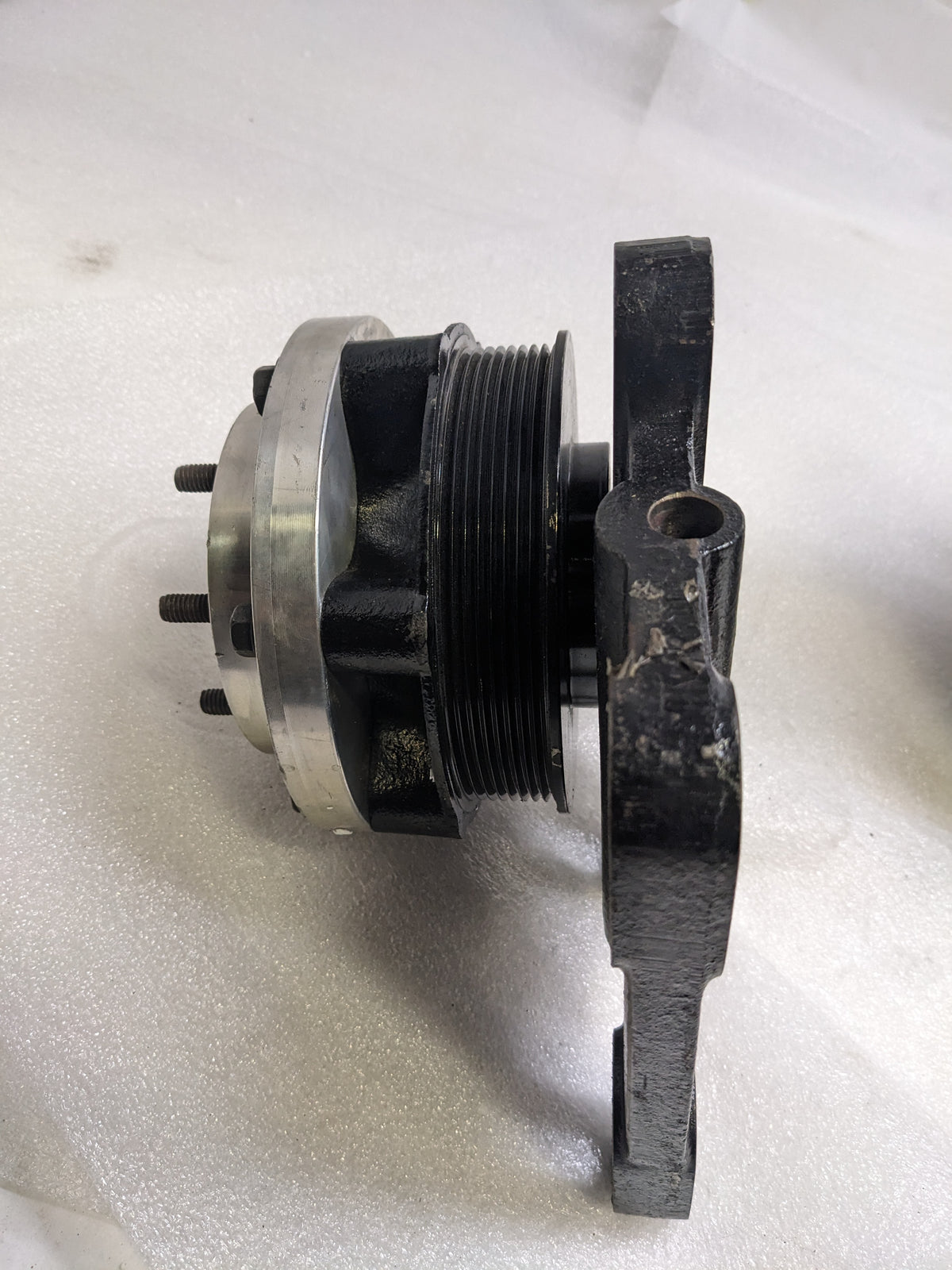 CUMMINS FIHT-8A 612-DA FAN CLUTCH/HUB FOR 1997 FORD LTA9000 USED R10