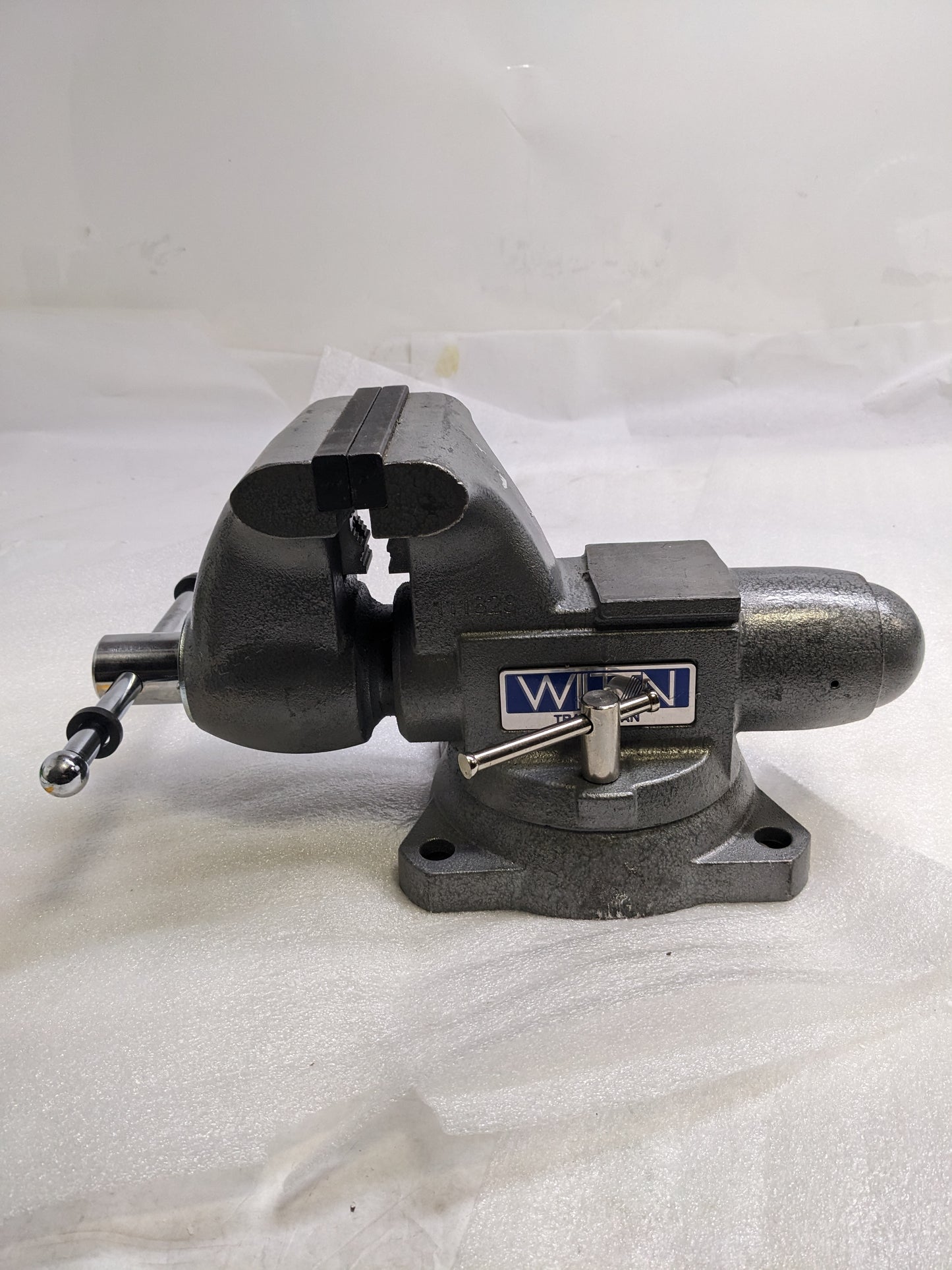 WILTON 1765 6-1/2" JAW WIDTH SWIVEL BASE BENCH & PIPE COMBINATION VISE NEW B2