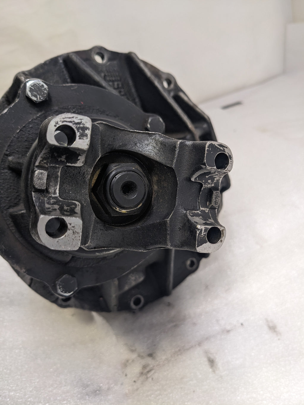 SPEEDWAY MOTORS 91048343-370-STD FORD 9 IN. 3RD MEMBER ASSEMBLY 31 SPLINE STD SPOOL 3.70 GEAR RATIO DIFFERENTIAL USED B2