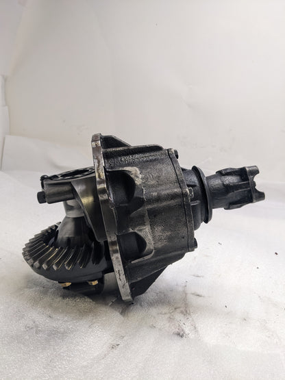 SPEEDWAY MOTORS 91048343-370-STD FORD 9 IN. 3RD MEMBER ASSEMBLY 31 SPLINE STD SPOOL 3.70 GEAR RATIO DIFFERENTIAL USED B2